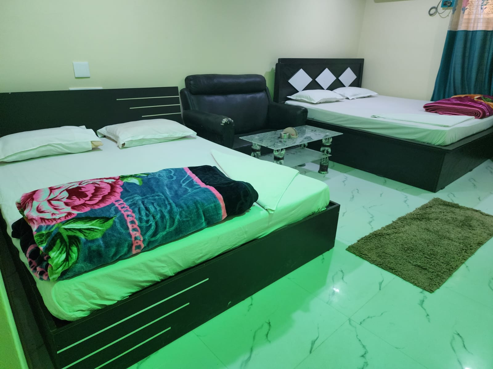 Ultra Deluxe Family Room